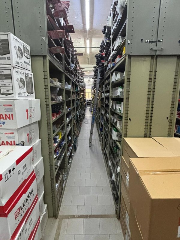 negozio in vendita a Santa Flavia in zona Porticello