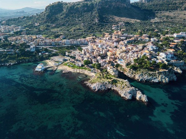 appartamento in vendita a Santa Flavia in zona Sant'Elia