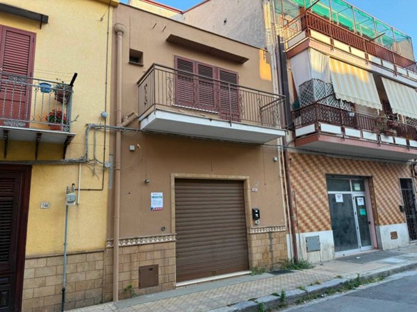 negozio in vendita a Santa Flavia