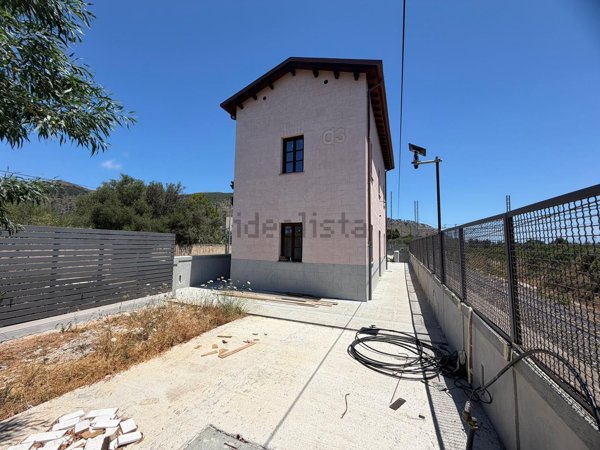 casa indipendente in vendita a Santa Flavia in zona Porticello