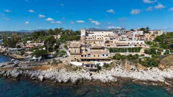 appartamento in vendita a Santa Flavia in zona Solanto
