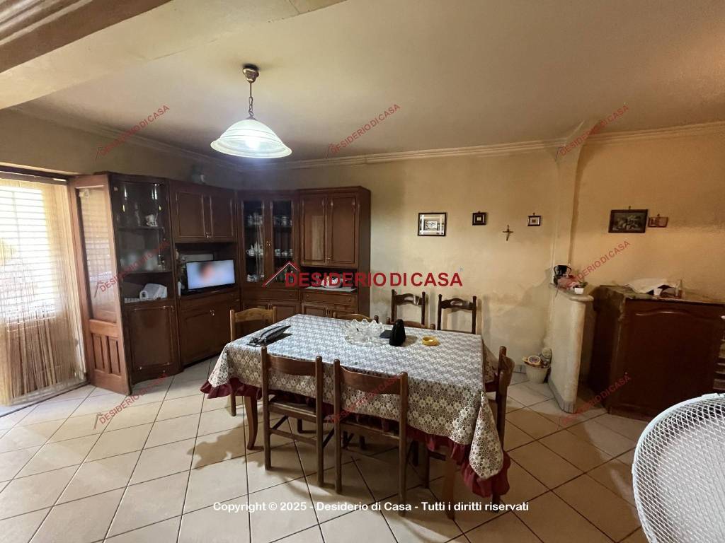 casa indipendente in vendita a Sciara