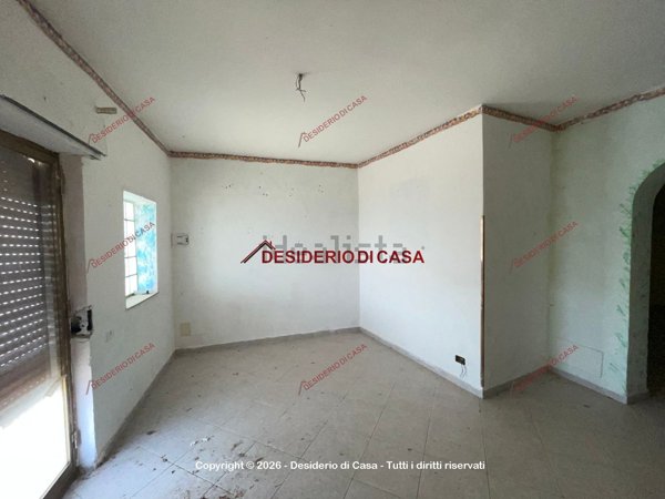 casa indipendente in vendita a Sciara