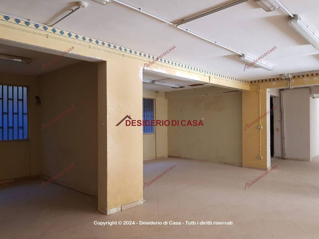locale commerciale in vendita a Termini Imerese