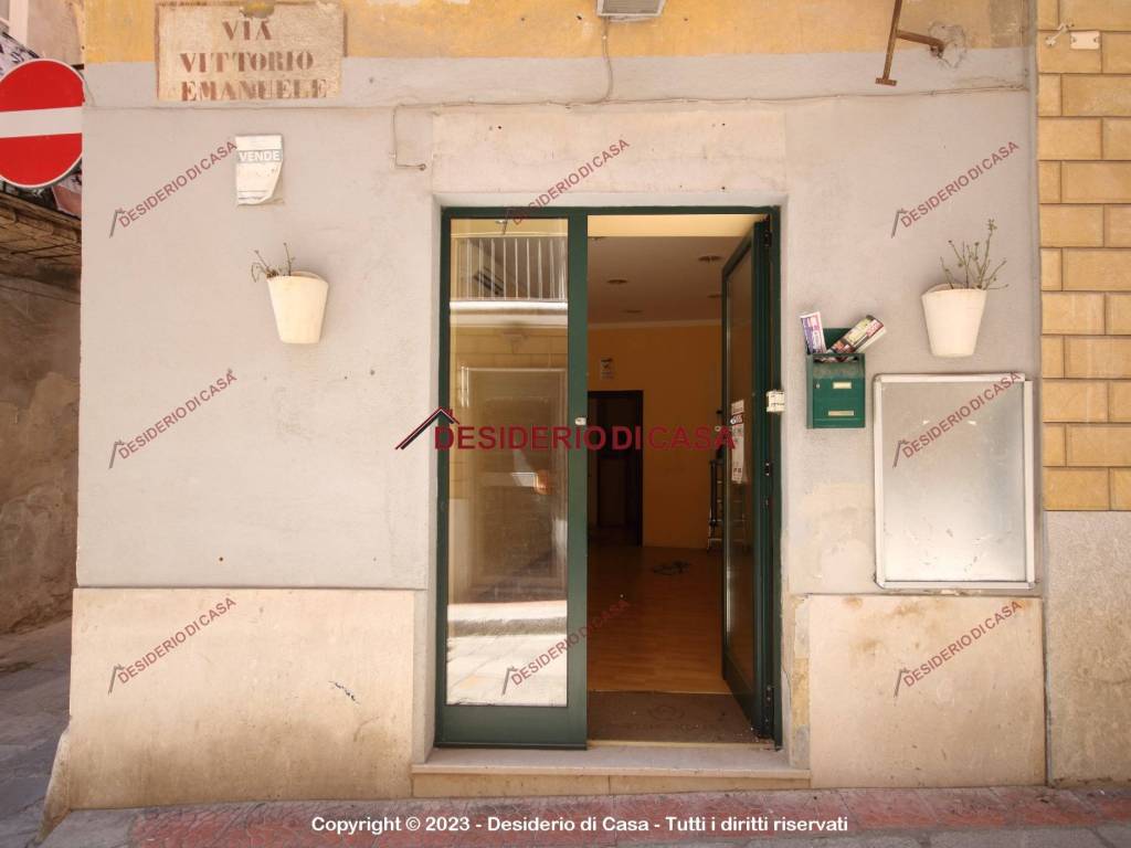 negozio in vendita a Termini Imerese