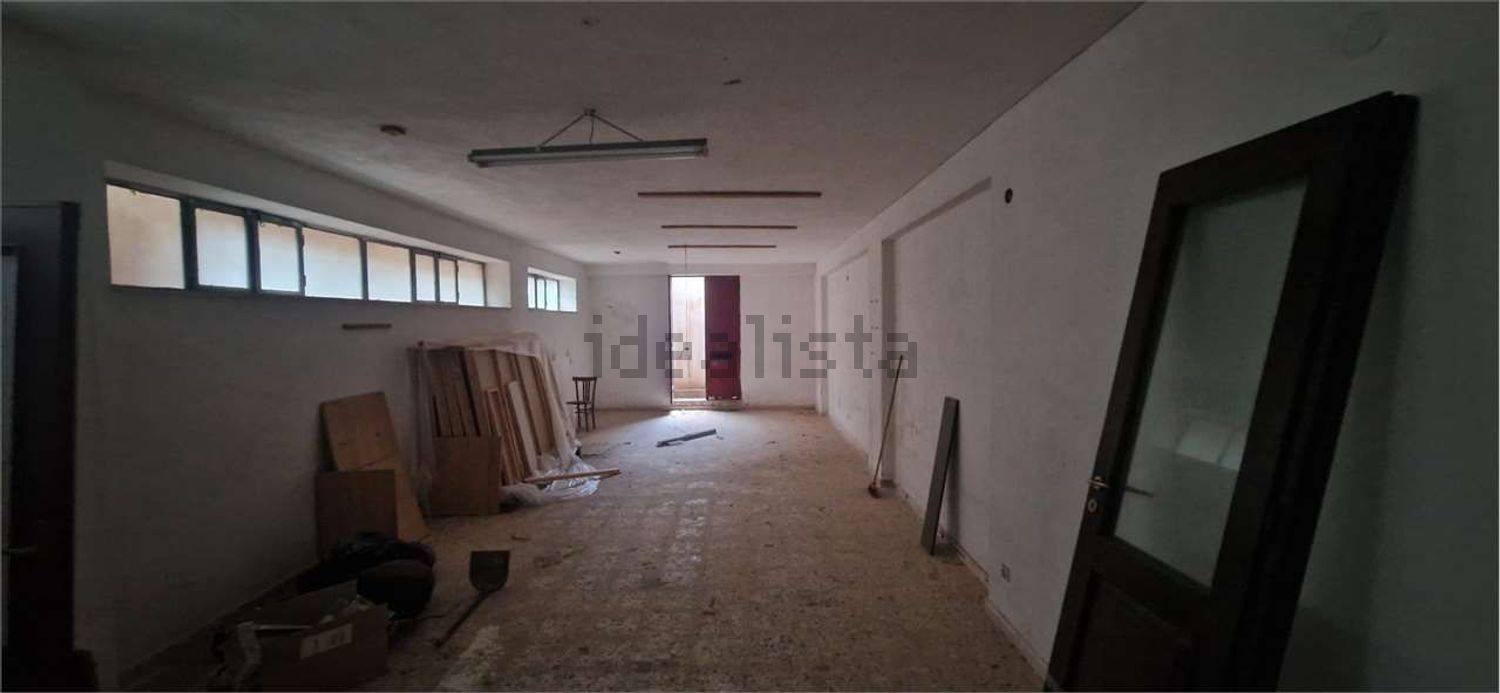 locale di sgombero in vendita a Termini Imerese