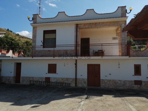 casa indipendente in vendita a Termini Imerese