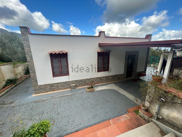 casa indipendente in vendita a Termini Imerese
