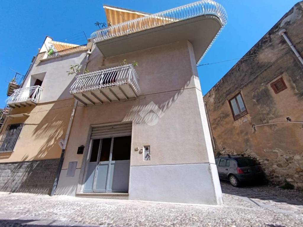 casa indipendente in vendita a Termini Imerese