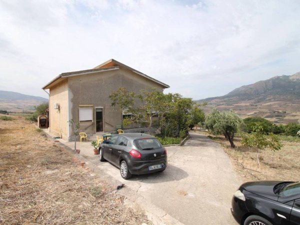 casa indipendente in vendita a Termini Imerese