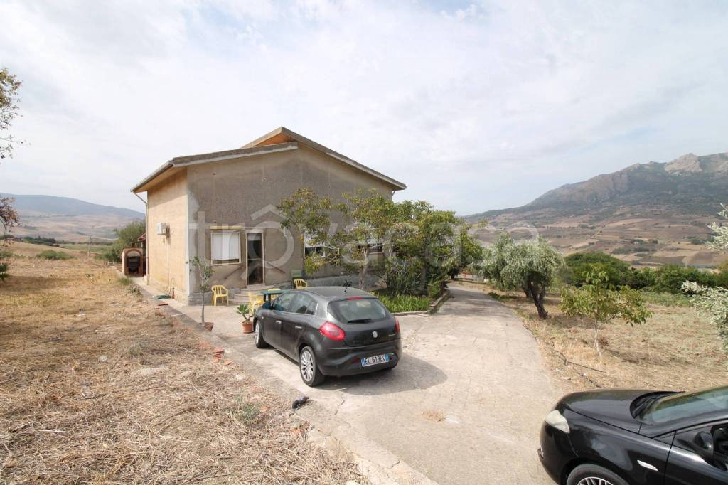 casa indipendente in vendita a Termini Imerese