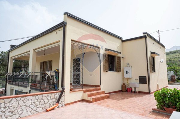 casa indipendente in vendita a Termini Imerese