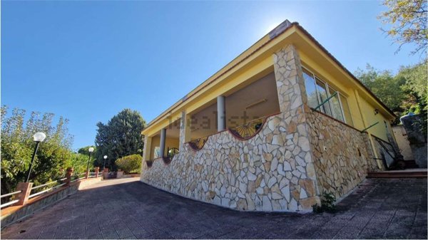 casa indipendente in vendita a Termini Imerese