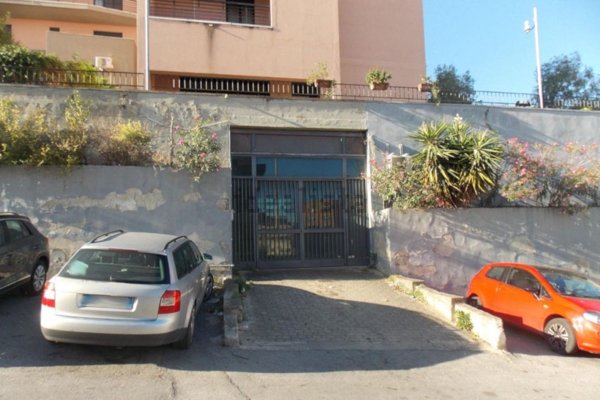 locale commerciale in vendita a Termini Imerese
