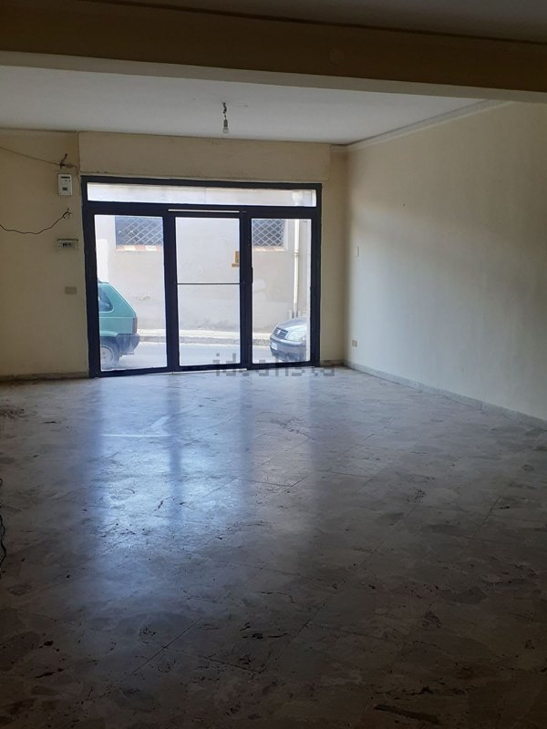 locale di sgombero in vendita a Termini Imerese