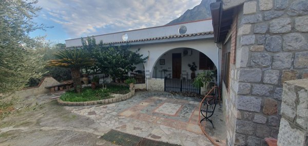 casa indipendente in vendita a Termini Imerese