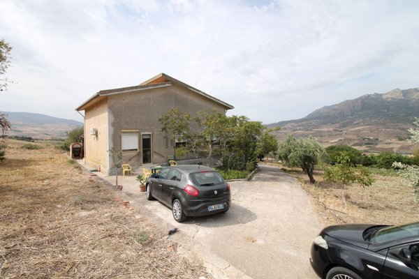 casa indipendente in vendita a Termini Imerese