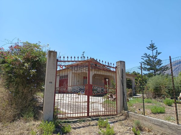casa indipendente in vendita a Termini Imerese