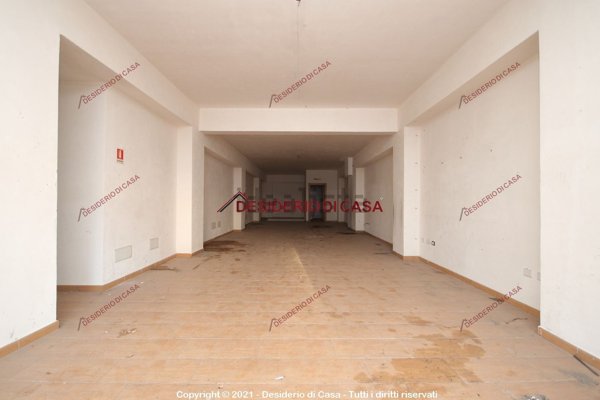 locale commerciale in vendita a Termini Imerese