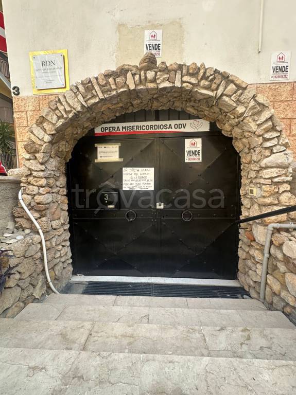 negozio in vendita a Termini Imerese