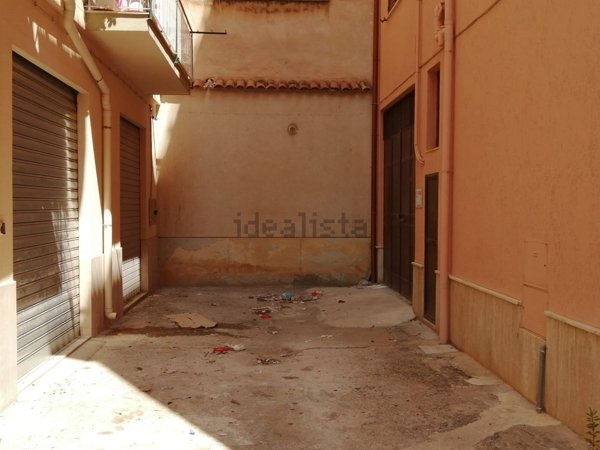 locale di sgombero in vendita a Termini Imerese