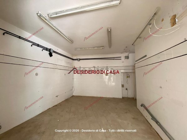 locale commerciale in vendita a Termini Imerese
