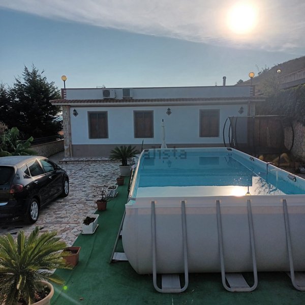 casa indipendente in vendita a Termini Imerese