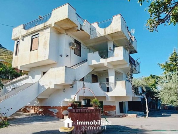 casa indipendente in vendita a Termini Imerese