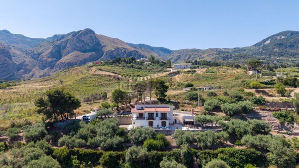 casa indipendente in vendita a Termini Imerese