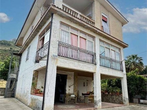 casa indipendente in vendita a Termini Imerese