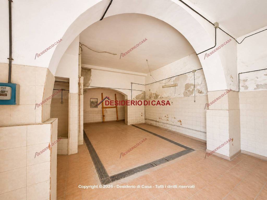 locale commerciale in vendita a Termini Imerese
