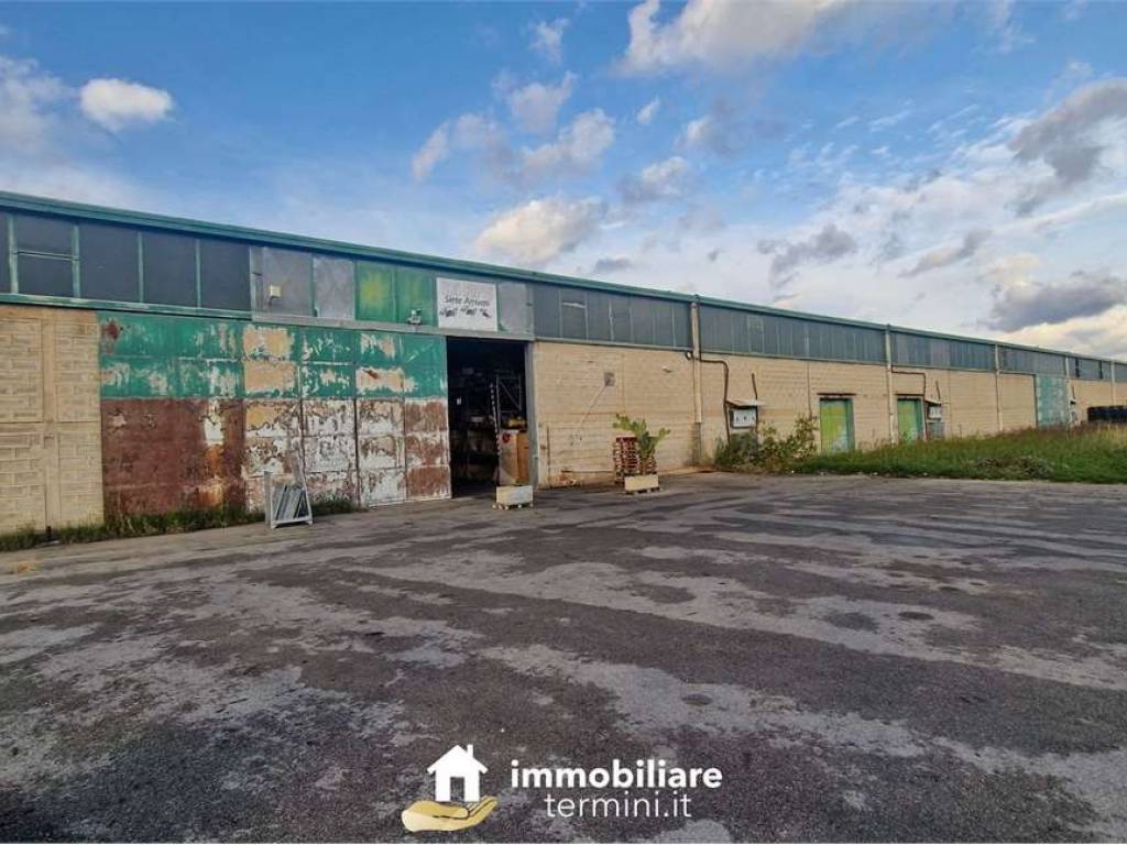 locale commerciale in vendita a Termini Imerese