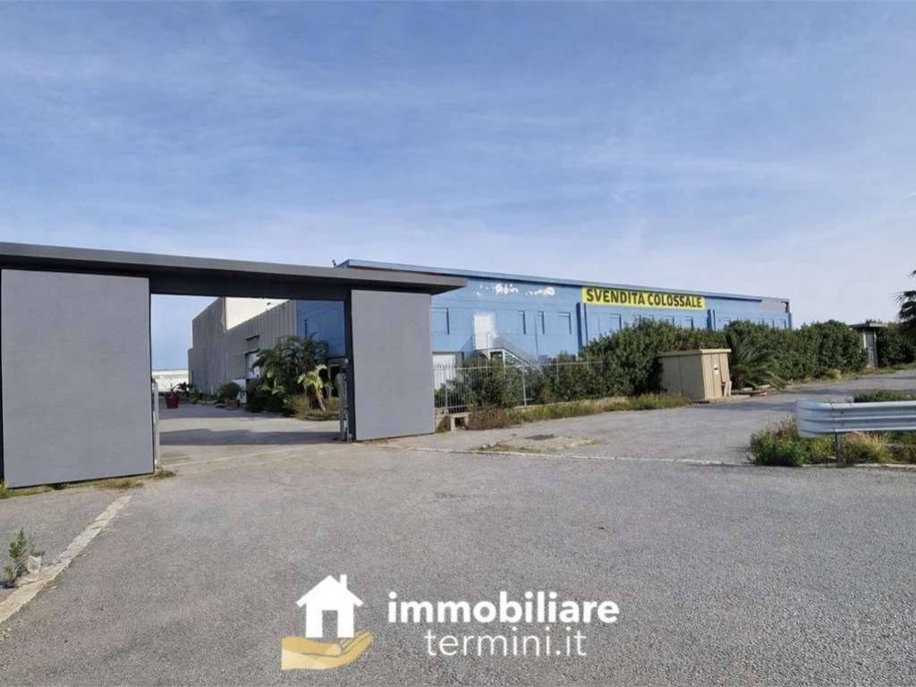 locale commerciale in vendita a Termini Imerese