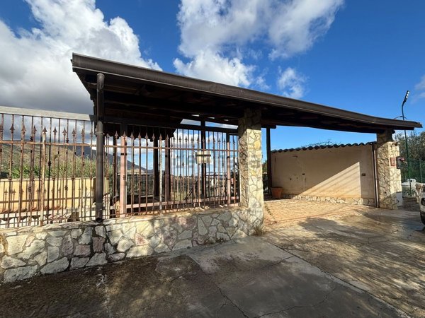 casa indipendente in vendita a Termini Imerese