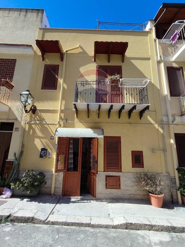 casa indipendente in vendita a Terrasini