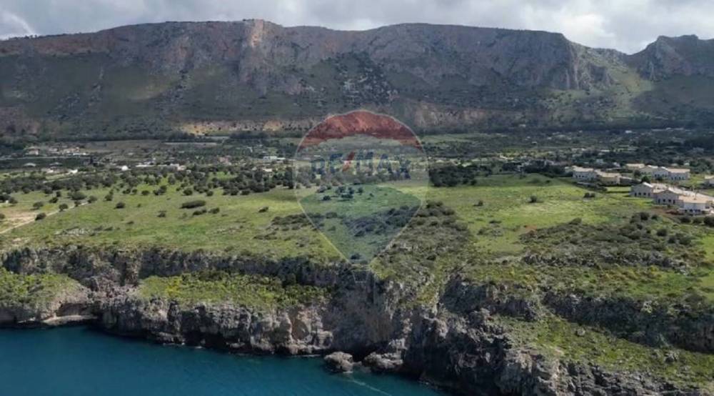 casa indipendente in vendita a Terrasini in zona Paternella