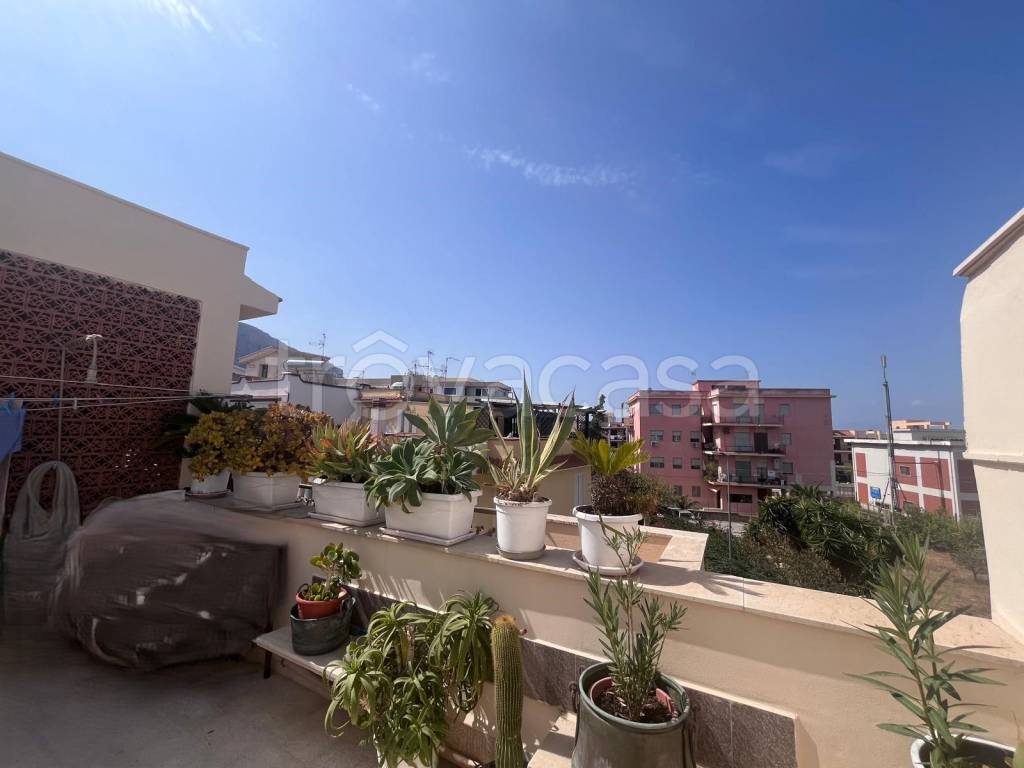 casa indipendente in vendita a Terrasini in zona Cala Rossa