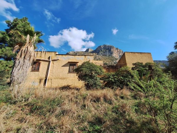 casa indipendente in vendita a Terrasini in zona Paterna