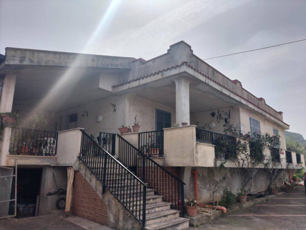 casa indipendente in vendita a Terrasini
