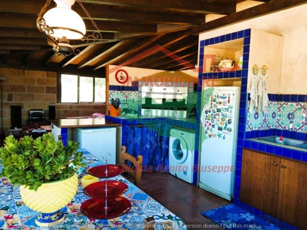 casa indipendente in vendita a Terrasini