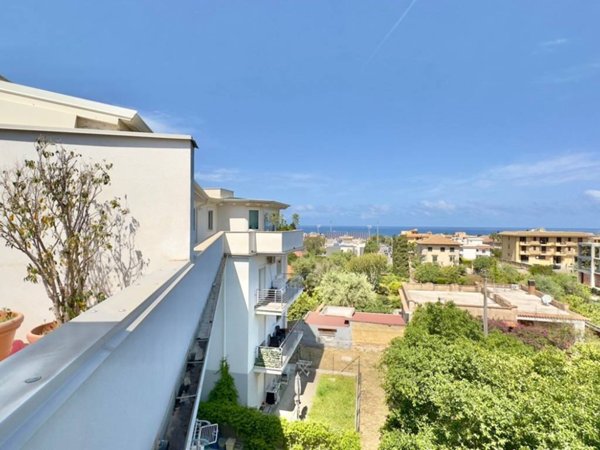 appartamento in vendita a Terrasini in zona Cala Rossa