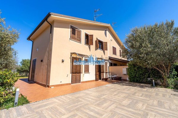 casa indipendente in vendita a Terrasini in zona Cala Rossa