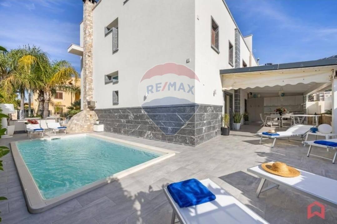 casa indipendente in vendita a Terrasini in zona Cala Rossa