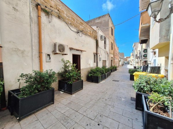 negozio in vendita a Terrasini