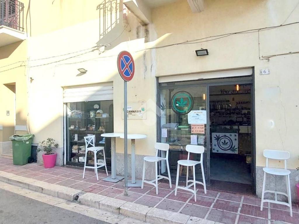 negozio in vendita a Terrasini
