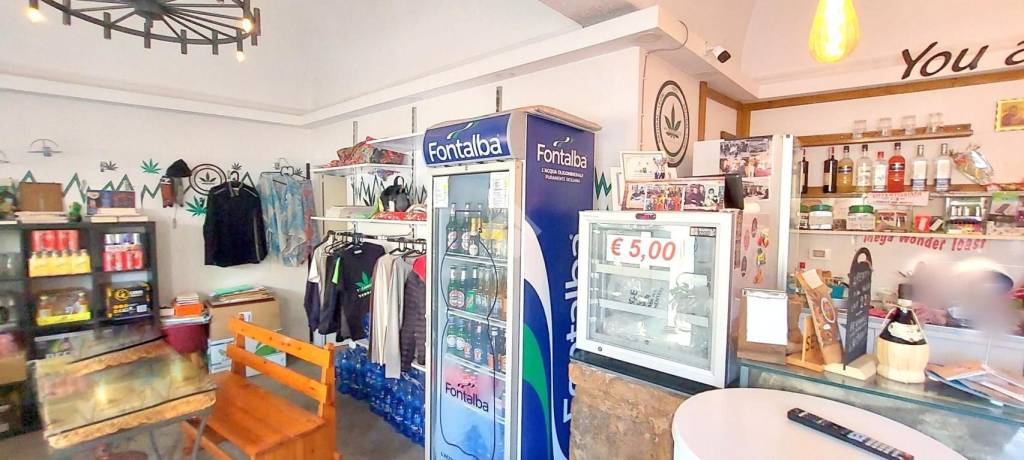 negozio in vendita a Terrasini