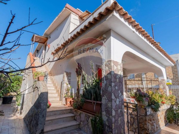 casa indipendente in vendita a Terrasini