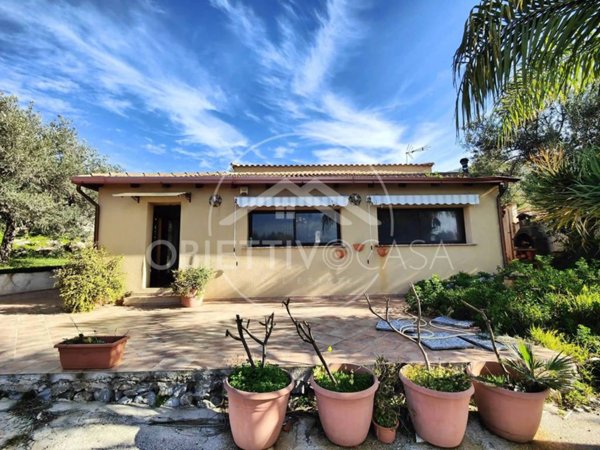 casa indipendente in vendita a Terrasini in zona Paternella
