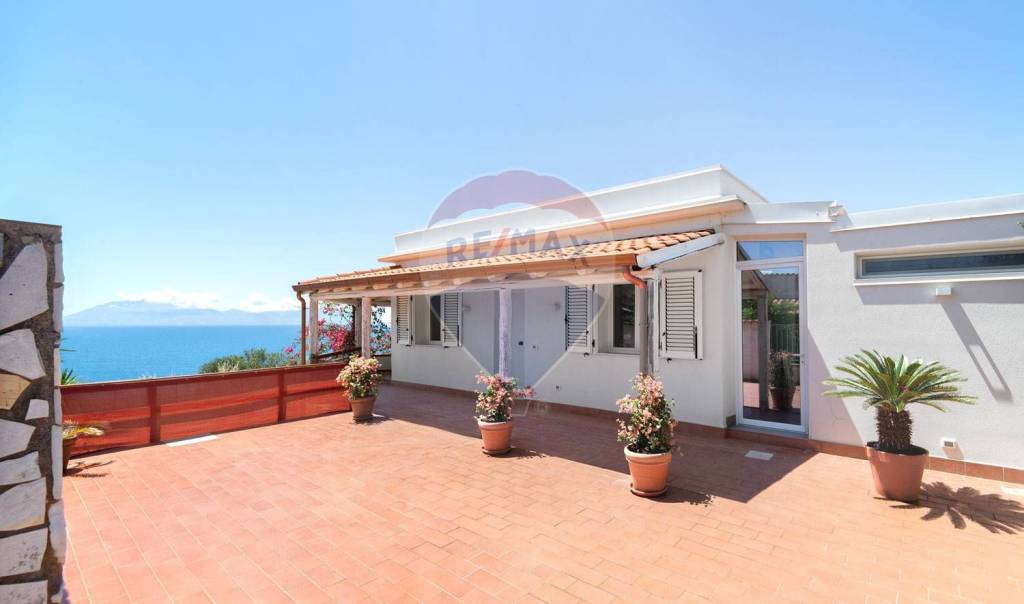 casa indipendente in vendita a Terrasini