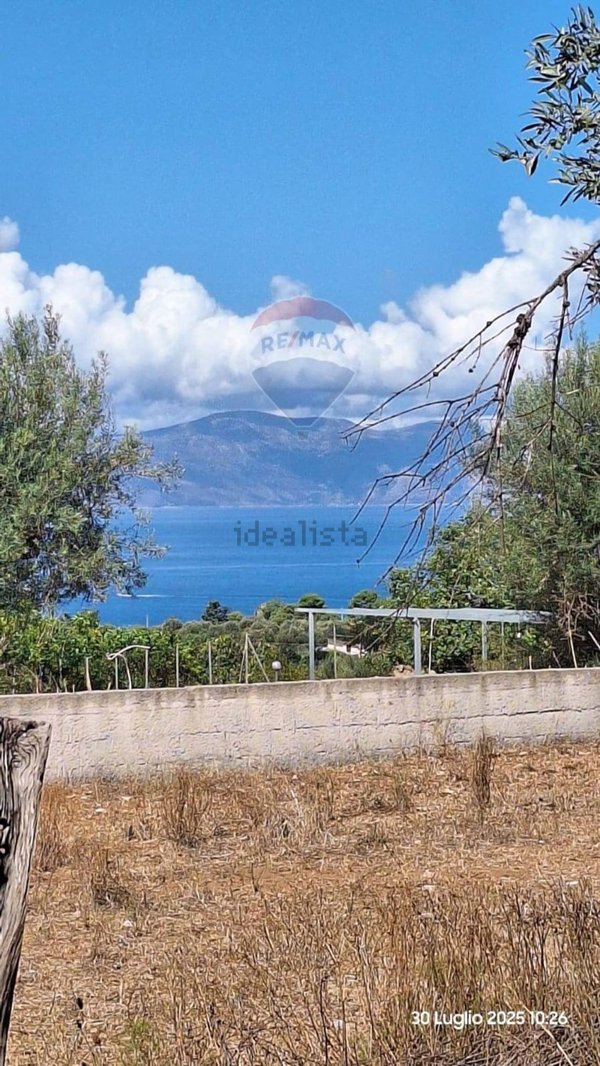 locale di sgombero in vendita a Terrasini in zona Paterna